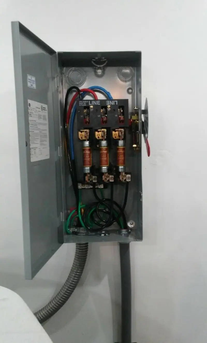 Three-phase disconnect switch installed for Smoke Detector Installation in Needles